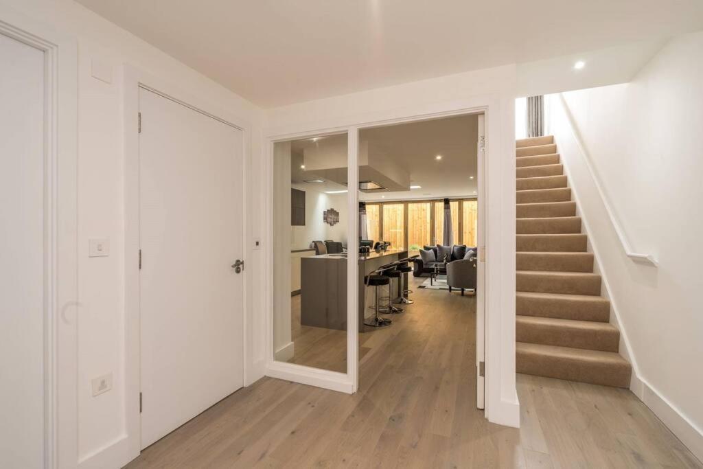Apartament Luxurious & Modern Townhouse In Hammersmith Londyn Zewnętrze zdjęcie