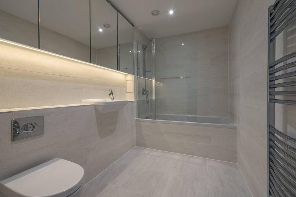 Apartament Luxurious & Modern Townhouse In Hammersmith Londyn Zewnętrze zdjęcie